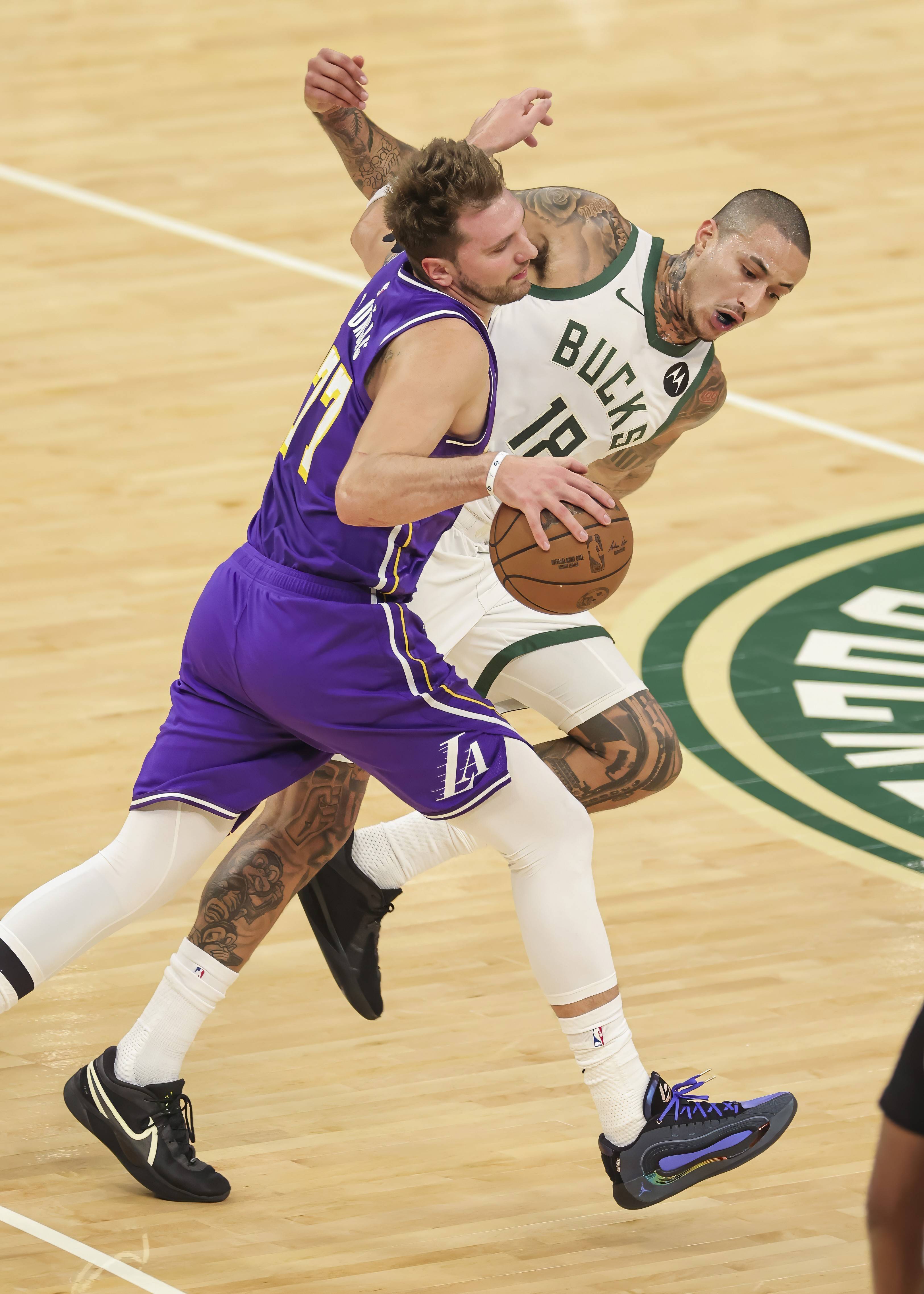 爱游戏官方推荐关于密尔沃基雄鹿篮板制胜备战NBA常规赛萨拉赫在阿森纳比赛中比分优势明显，连对手都承认：Uzi连续十五场比赛得分超过逆转的信息