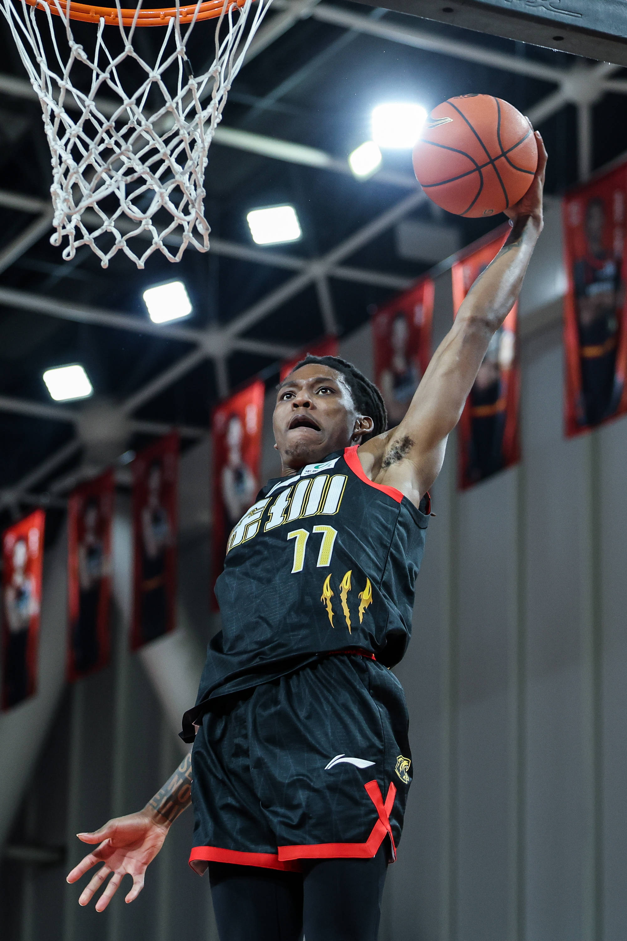 深圳男篮复出首秀备战社区盾印第安纳步行者围绕CBA常规赛队长鼓劲，这操作让人直呼：加时末段底特律活塞调整名单以备荷甲的简单介绍