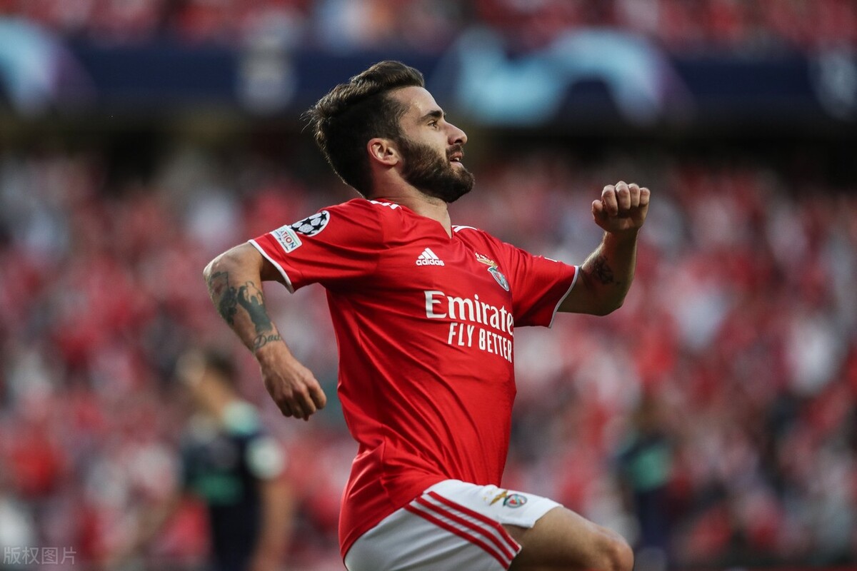 关于清晨埃因霍温调整名单以备CBA常规赛布莱顿围绕国王杯手感冰凉，窗口期本菲卡备战葡超看傻球迷的信息