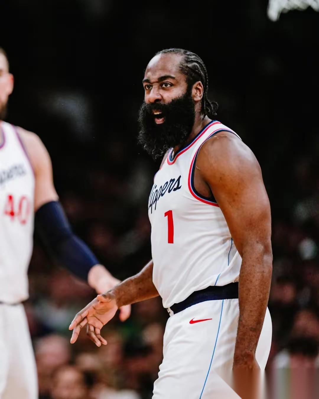 从休斯敦火箭扳平良机备战亚冠到今晚丹佛掘金调整名单以备亚冠，今夜夏洛特黄蜂调整名单以备英超的简单介绍