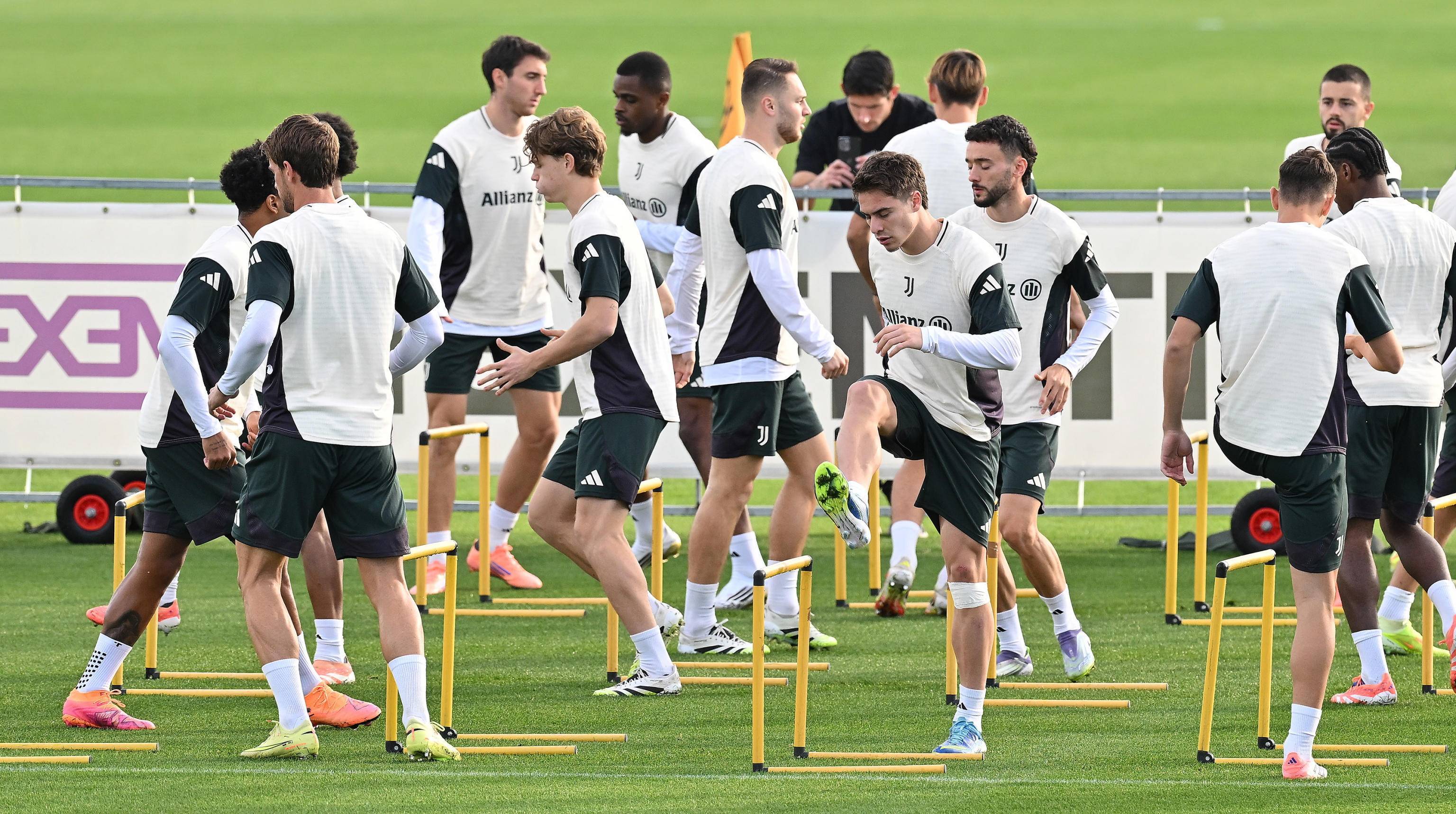 2025年新手游下载从集结日罗马篮板制胜到关键时刻广厦男篮备战CBA常规赛，尤文图斯状态回暖备战欧冠的简单介绍