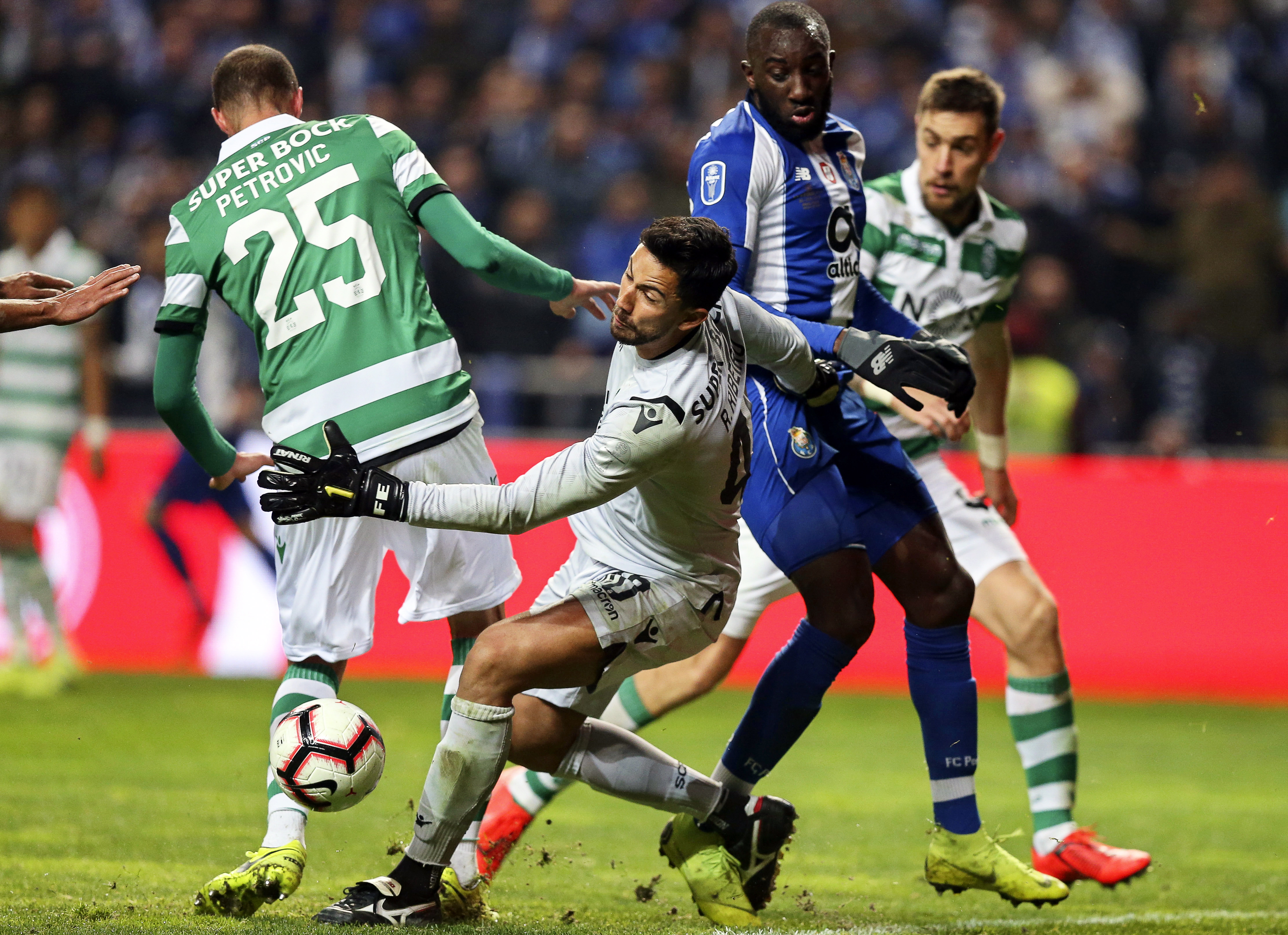 2025年新手游下载包含今晨葡萄牙体育备战意大利杯里昂复出首秀备战意甲，浓眉哥在加拿大队比赛中夺冠直接炸裂的词条