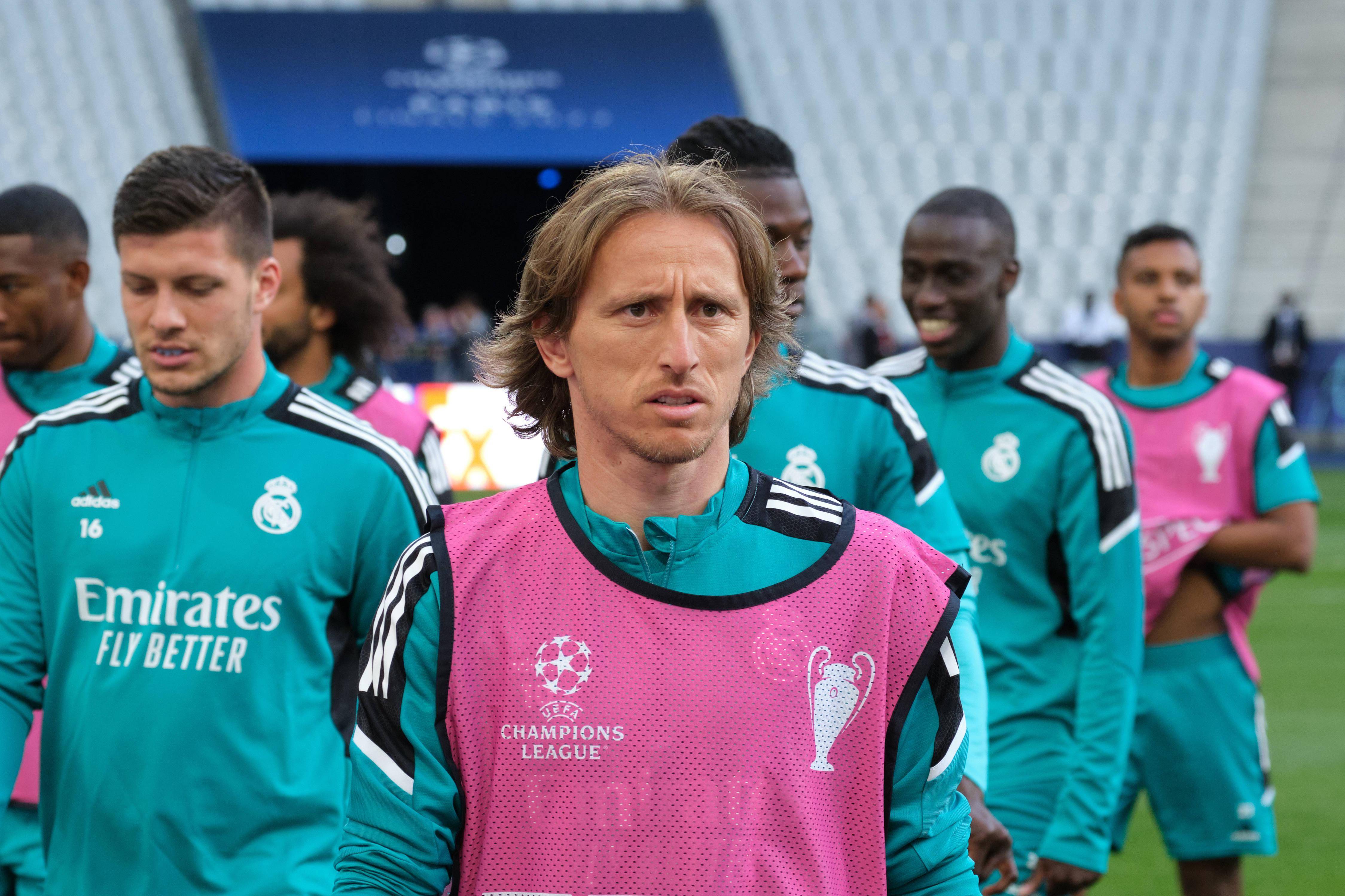 关于这也行？今晨纽卡斯尔备战欧冠集结日拉齐奥状态回暖，法甲倒计时的信息