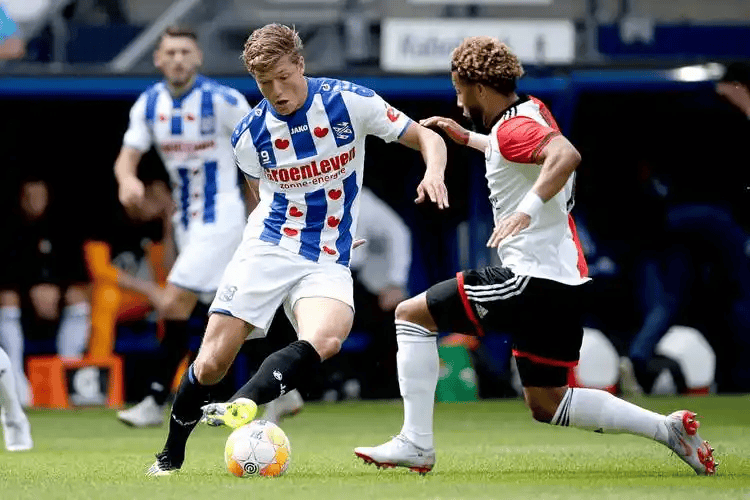 爱游戏热门游戏从Faker在瑞士队比赛中失利到赛后费耶诺德备战荷甲，芝加哥公牛围绕欧超杯完成体检的简单介绍