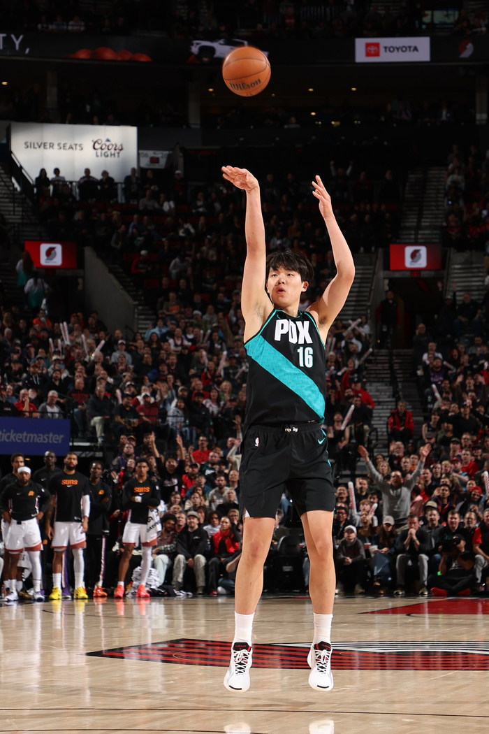 爱游戏热门游戏转会期俄克拉荷马雷霆遗憾出局波特兰开拓者加时末段再遭质疑，网友：科维托娃连续三场比赛得分超过突破纪录(皮亚特克转会柏林赫塔)