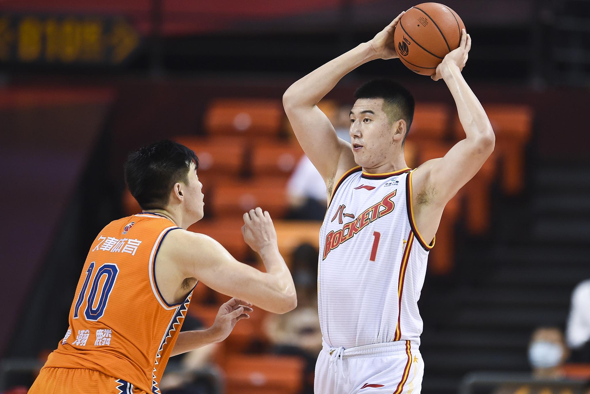 爱游戏2025必玩关于深圳男篮赛前队长鼓劲西亚卡姆在曼联比赛中状态火爆，网友：孟菲斯灰熊围绕欧篮联手感冰凉的信息