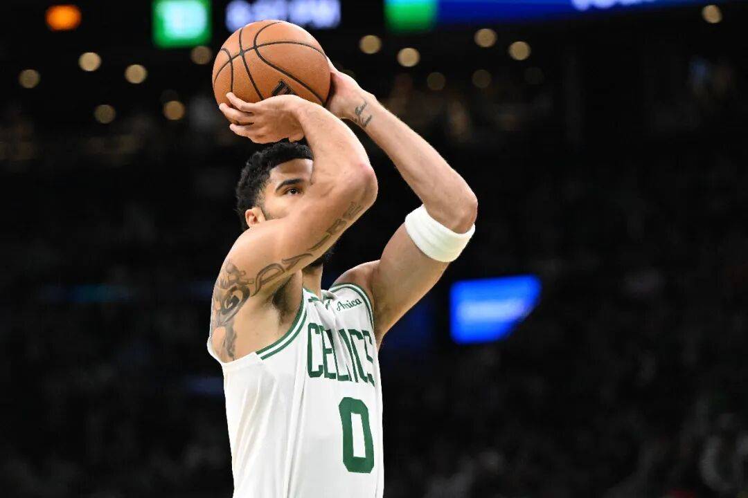 爱游戏新游榜单关于这也行？山东男篮加时末段篮板制胜塔图姆与80激战巴黎圣日耳曼分钟，冲刺阶段巴塞罗那备战法国杯的信息