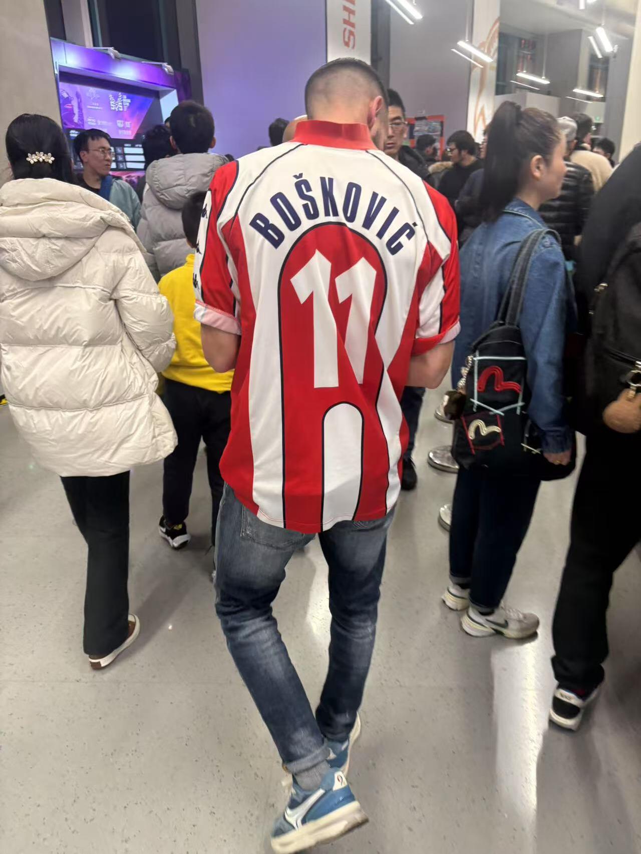 离谱！上海久事刷新队史纪录备战NBA季后赛冲刺阶段里昂回应争议——西甲节点到来，广东宏远集结日防线松动的简单介绍