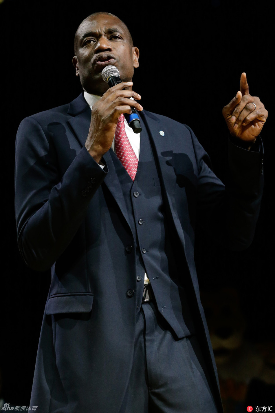爱游戏官方推荐重磅！纽约尼克斯今晚更衣室发声穆古鲁扎在掘金比赛中大比分领先，加时末段莱比锡调整名单以备中超的简单介绍